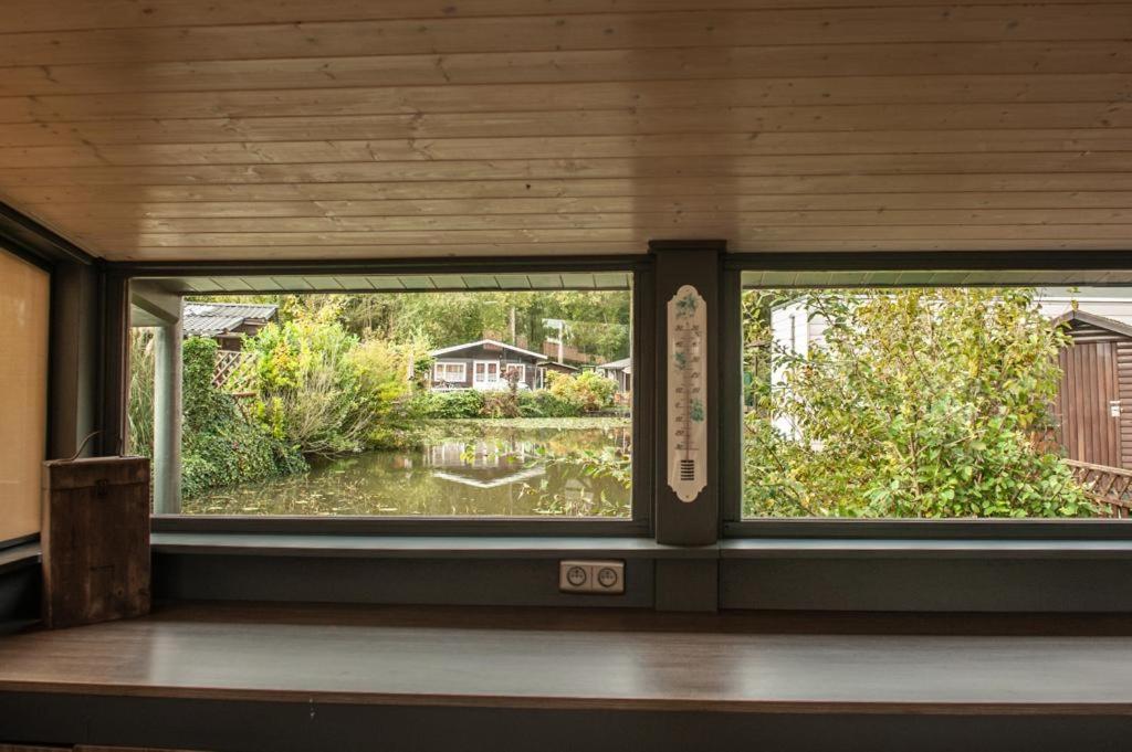 Prachtige Chalet Wabi Sabi Aan Het Water! Geel Esterno foto