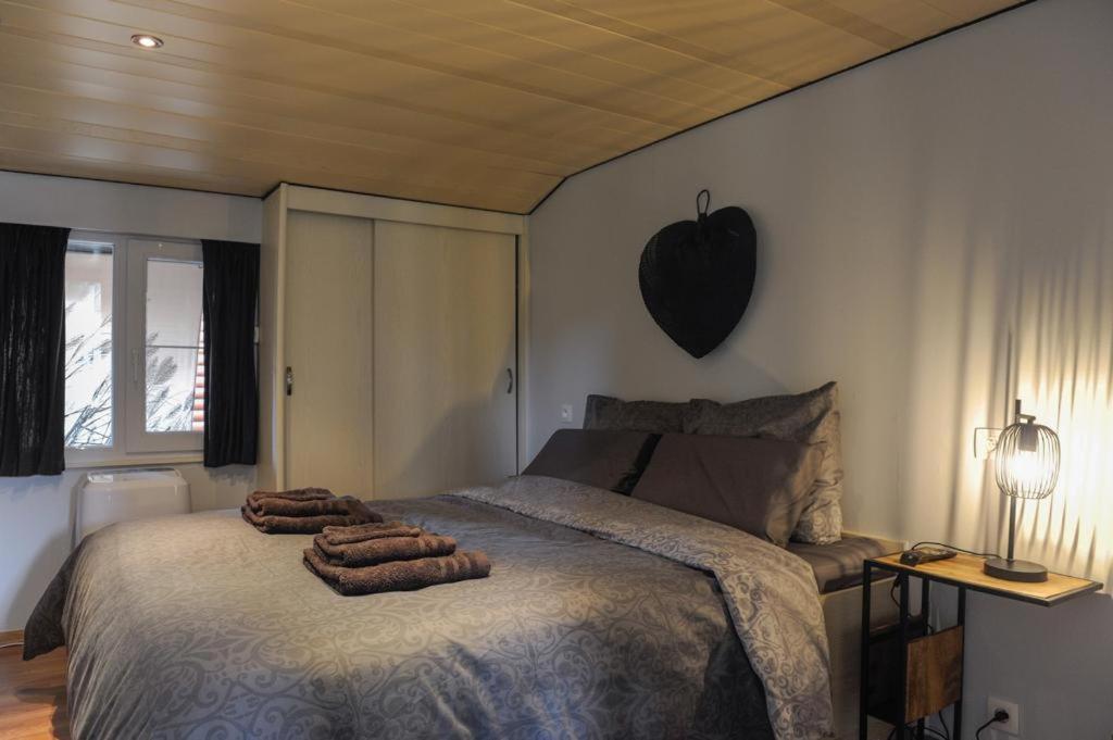 Prachtige Chalet Wabi Sabi Aan Het Water! Geel Esterno foto