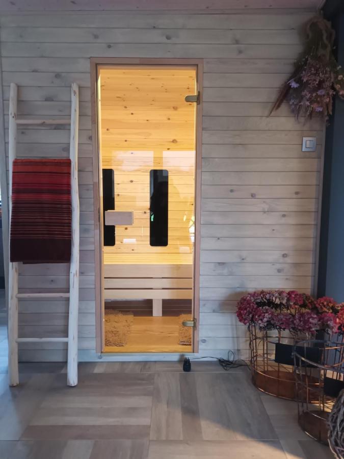 Prachtige Chalet Wabi Sabi Aan Het Water! Geel Esterno foto